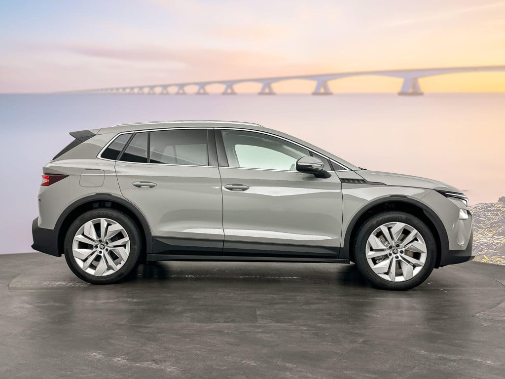 Skoda Elroq business edition tour elektromotor 210 kw / 286 pk