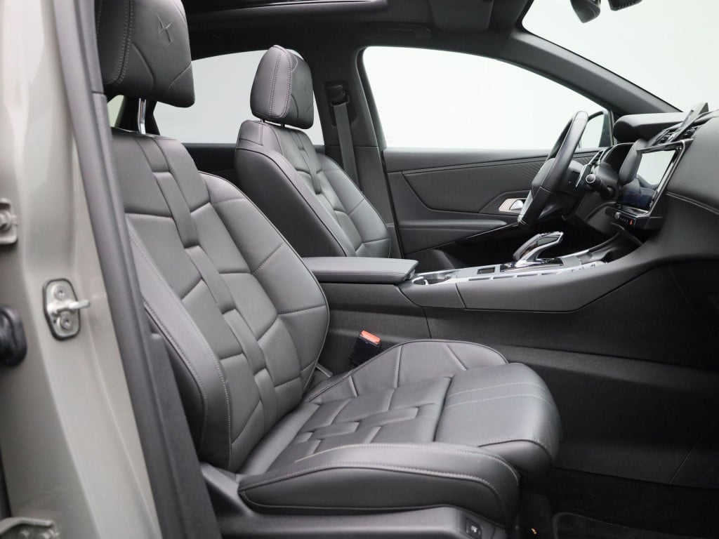 Ds Ds 7 e-tense 300 4x4 opéra | leder | automaat | lmv | navigatie | panora