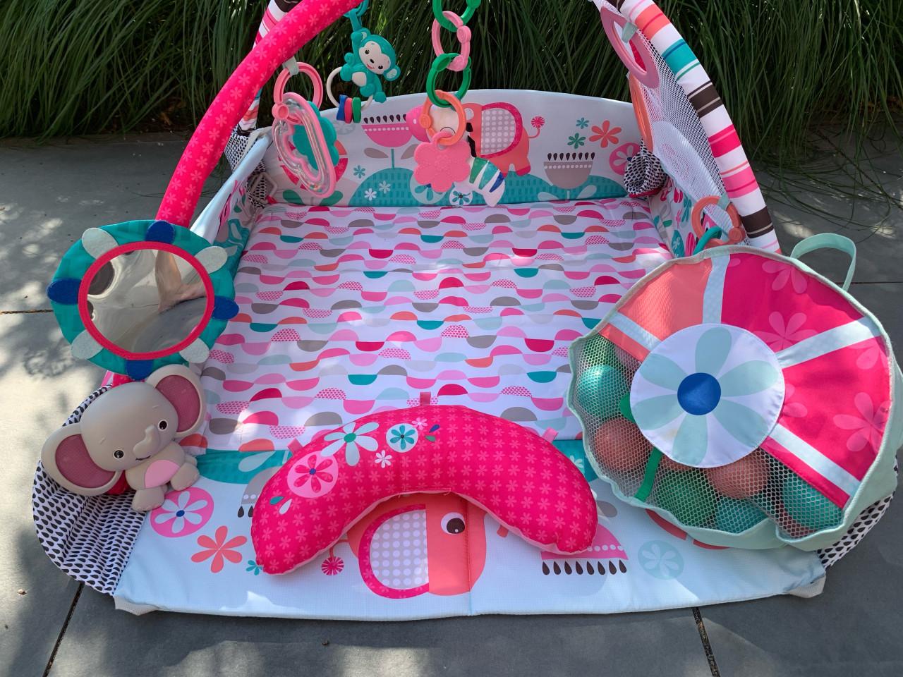 Speelmat ballen/ babygym met boog roze
