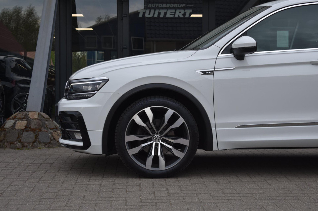 Volkswagen Tiguan 1.5 tsi act highline r-line | trekhaak | camera | dynaudi