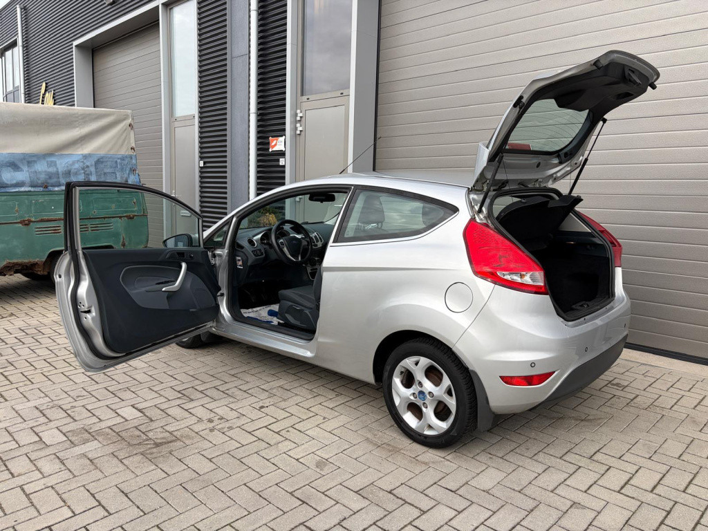 Ford Fiesta 1.25 titanium/155.000 nap/airco/lichtmetaal/pdc/