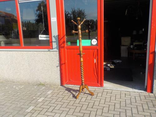 Staande kapstok in goede staat