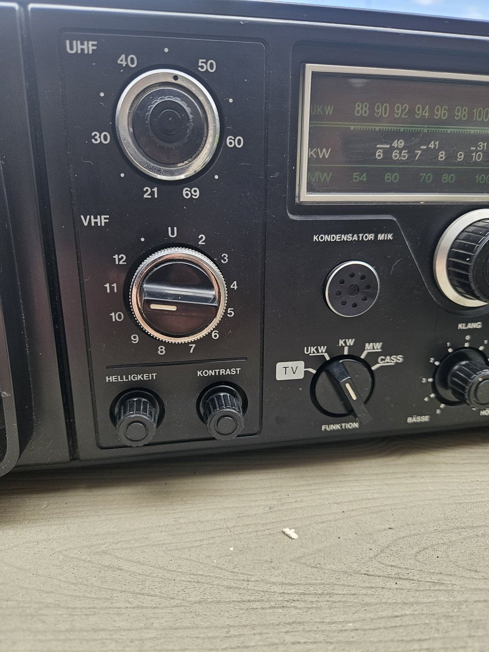 Leuk jaren 70 ISP Radio Cassette Tv model RTC-4020....