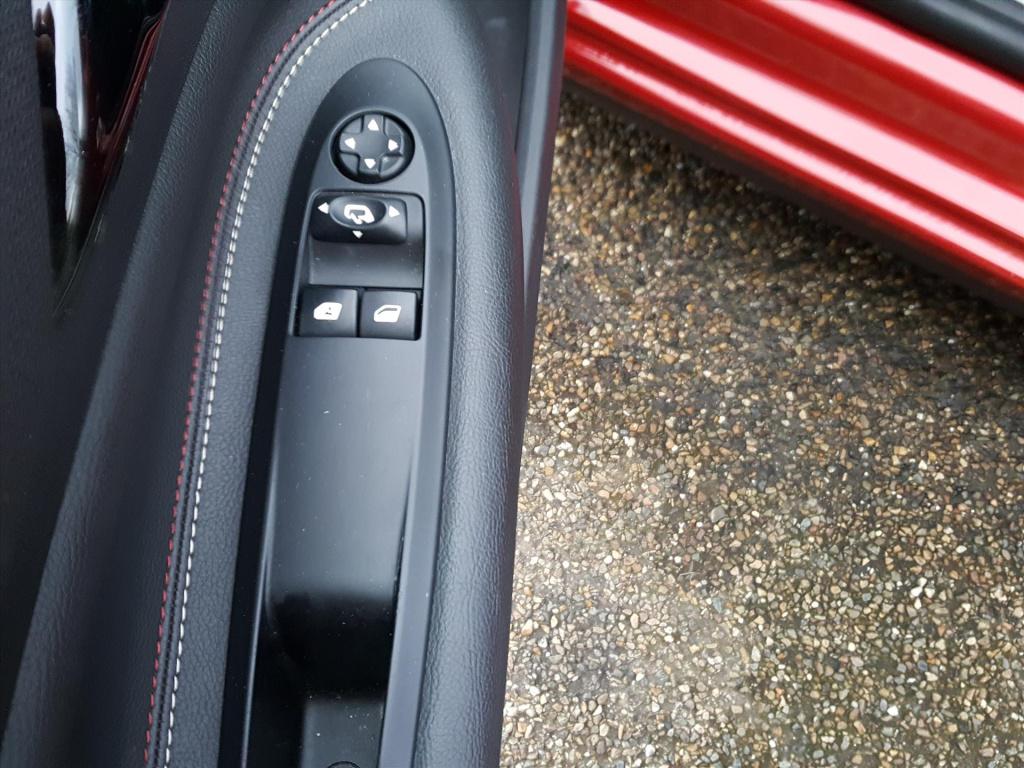 Ds Ds 3 performance line 1.2 pt-110pk navigatie | cruise & climate control 