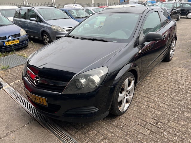 Opel Astra 1.6 GTC