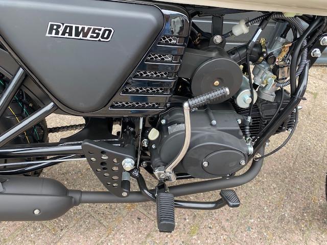 Mooie hanway raw 50cc limited  weinig km nu 1899 euro schakelbrommer