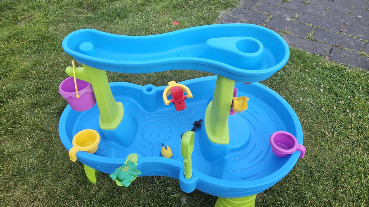 Step2 Rain Showers Splash Pond Watertafel