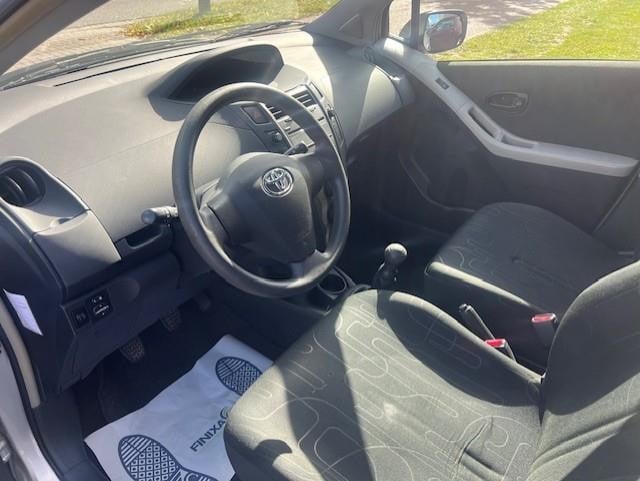 Toyota Yaris 1.0 vvti cool