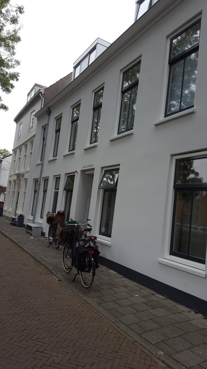 Te huur per 1 september 2 kamer appartement centrum Middelburg