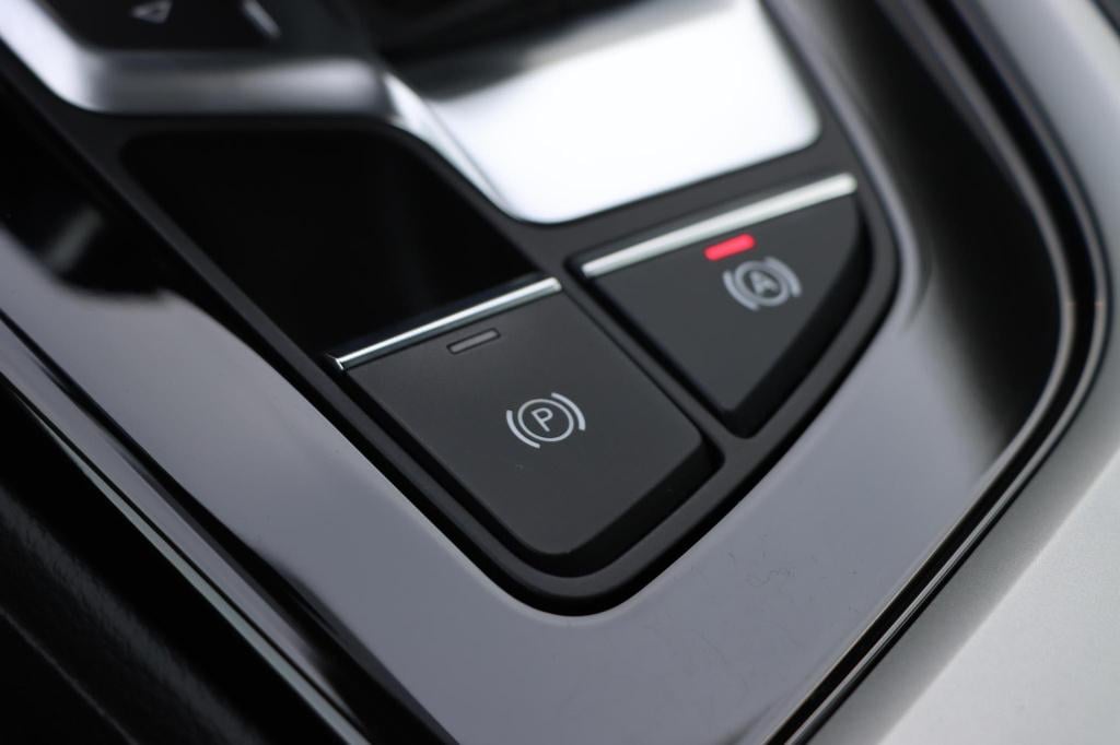 Audi A4 limousine 40 tfsi advanced edition 204pk | camera | carplay