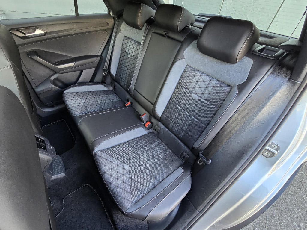 Volkswagen T-roc 1.5 tsi r-line edition virtual cockpit stuur/stoelverwarmi