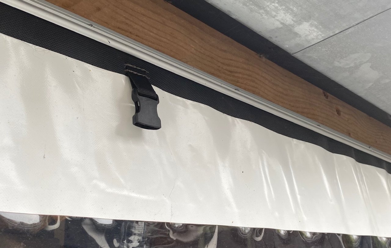 Verandazijwand met raam