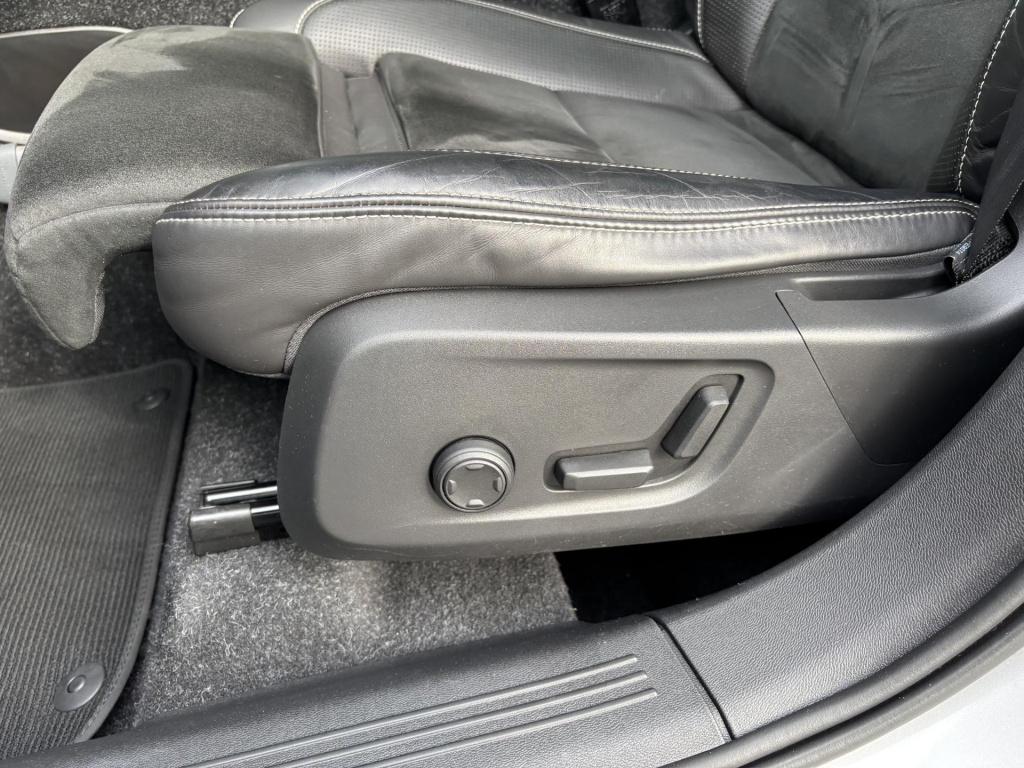 Volvo XC40 2.0 t4 r-design