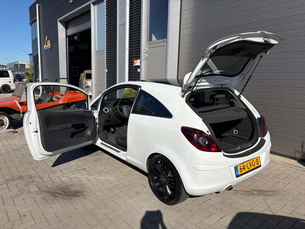 Opel Corsa 1.4-16v color edition/prachtige auto/lichtmetaal/multimedia/nap/
