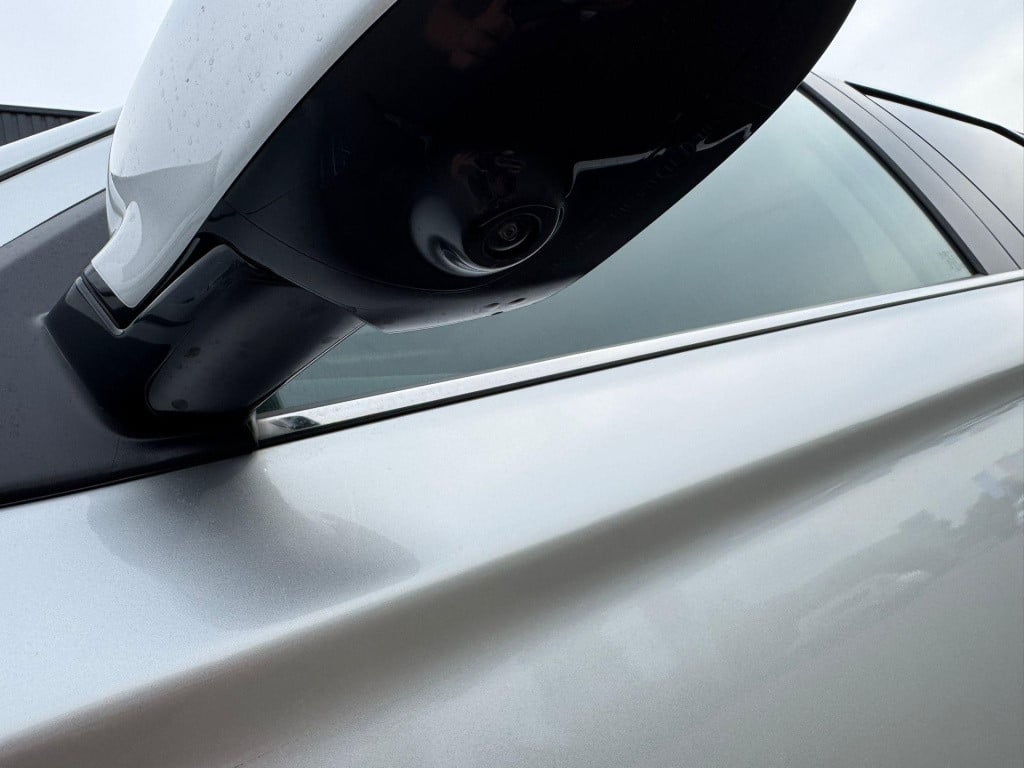 Mitsubishi Outlander 2.4 phev intense+