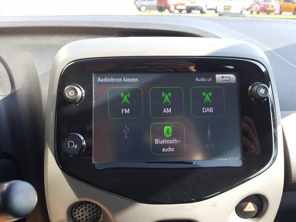 Peugeot 108 active 1.0 e-vti 72pk 5d premium pakket | airco | radio | bluet