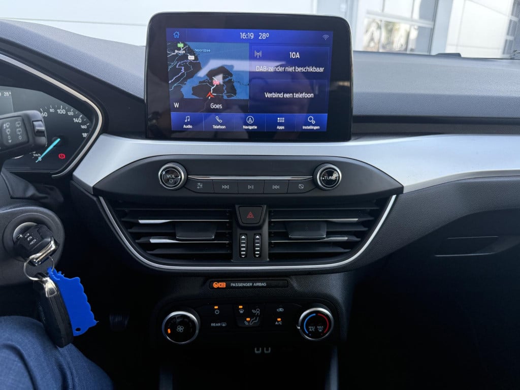 Ford Focus wagon 1.0 ecoboost hybrid trend edition business lmv | parkeerse