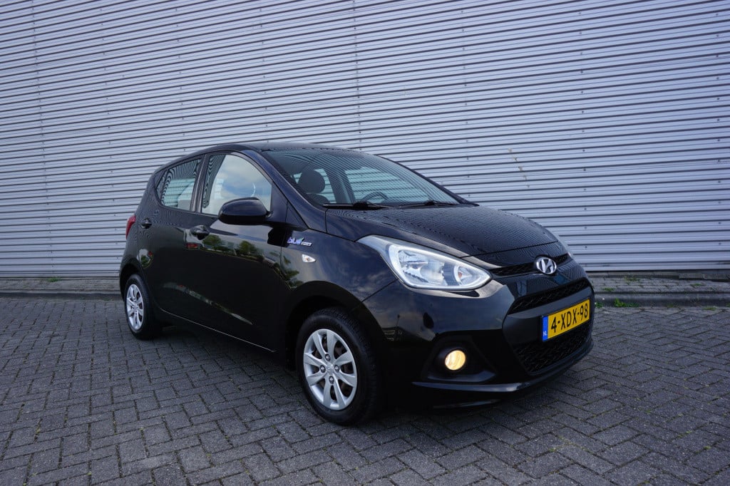 Hyundai I 10 1.0i i-motion comfort 1e eigenaar / airco / elektr. ramen / na