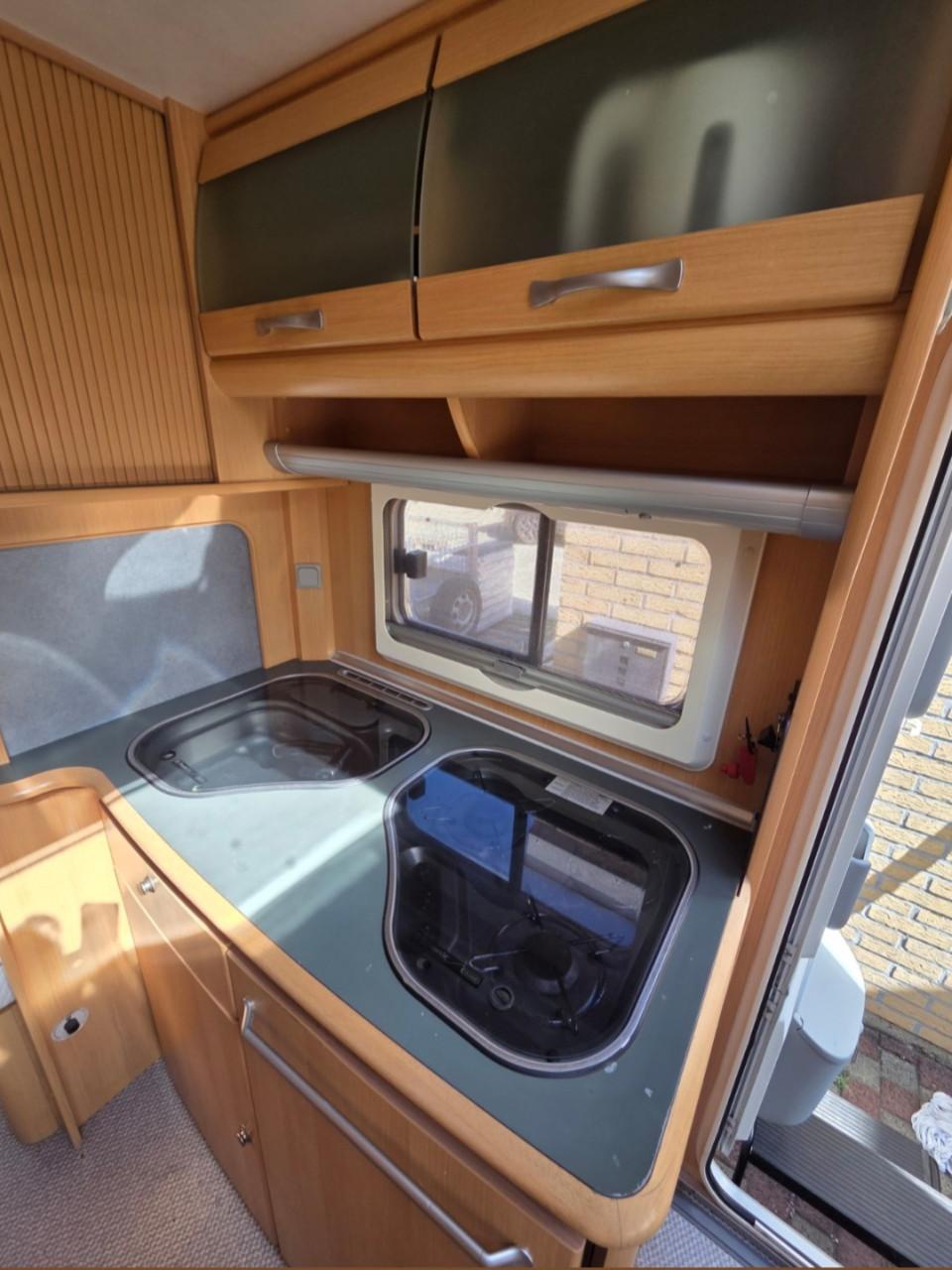 TEC 470 TE caravan 2006 enkele bedden