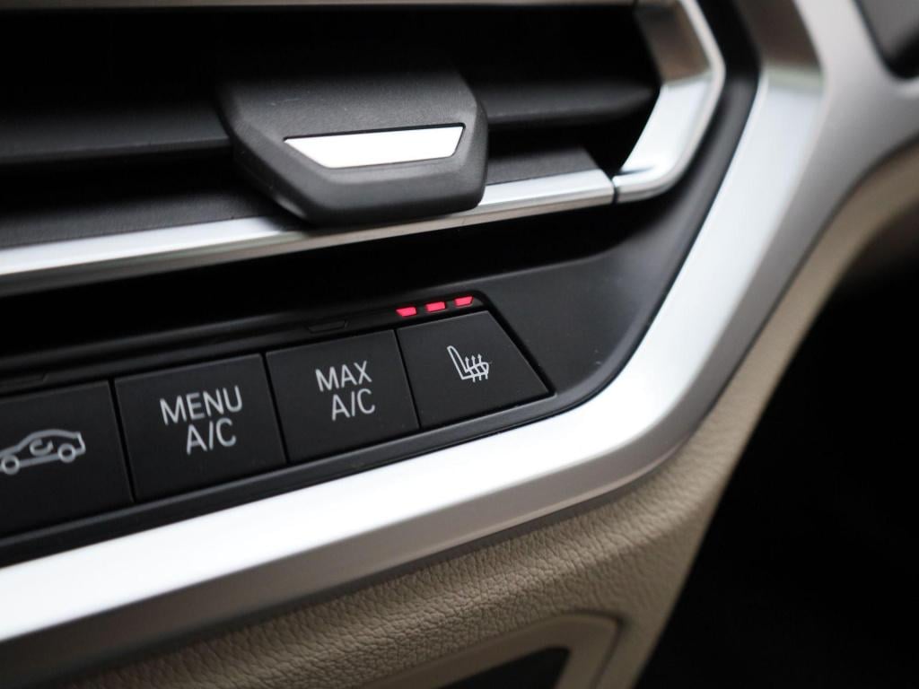 BMW 3-serie touring 318i sport line | automaat | apple carplay / android au