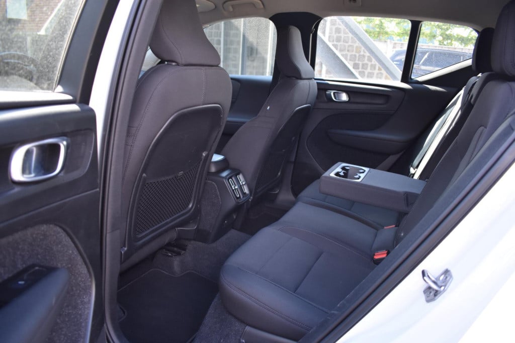 Volvo XC40 1.5 t2 | trekhaak | camera | apple carplay | android auto | adap
