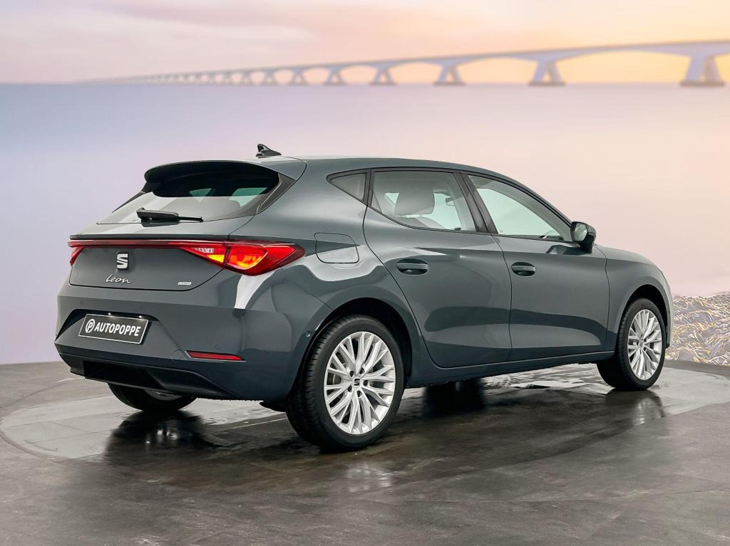 Seat Leon style business intense 1.5 tsi ehybrid 150 kw / 20