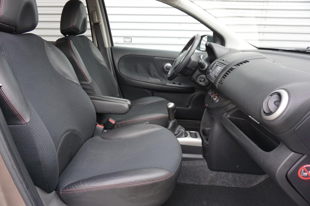 Nissan Note 1.6 tekna airco / navi / cruise / parkeersens. / trekhaak / eek