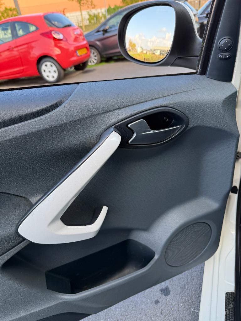 Ford KA 1.2 titanium - airco - 1e eigenaar
