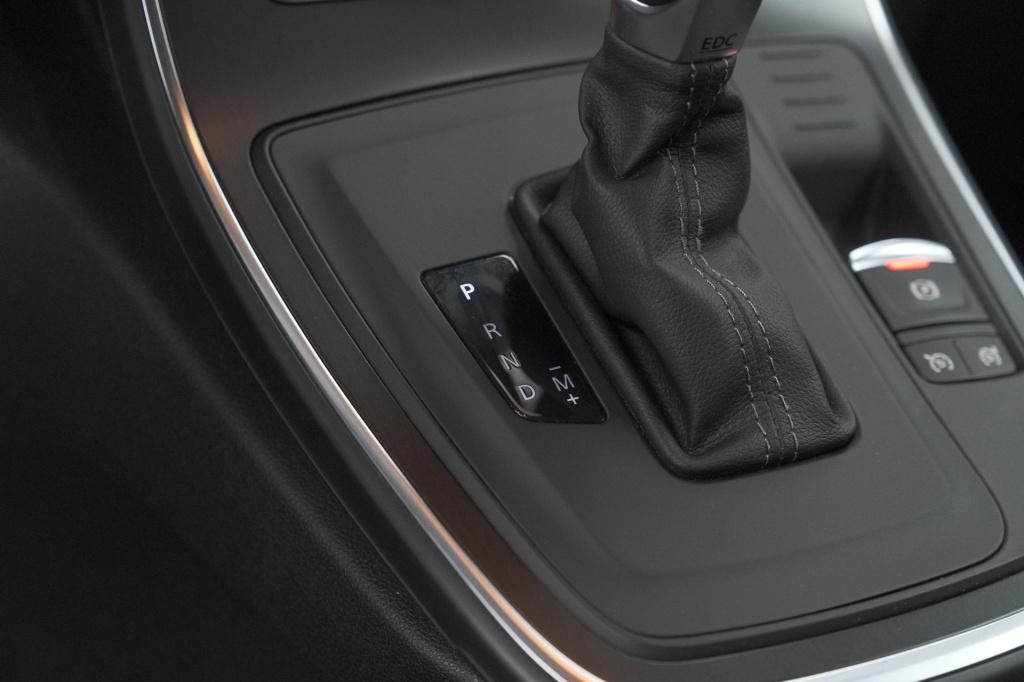 Renault Scenic tce 140 edc limited | camera | stoelverwarming | navigatie |