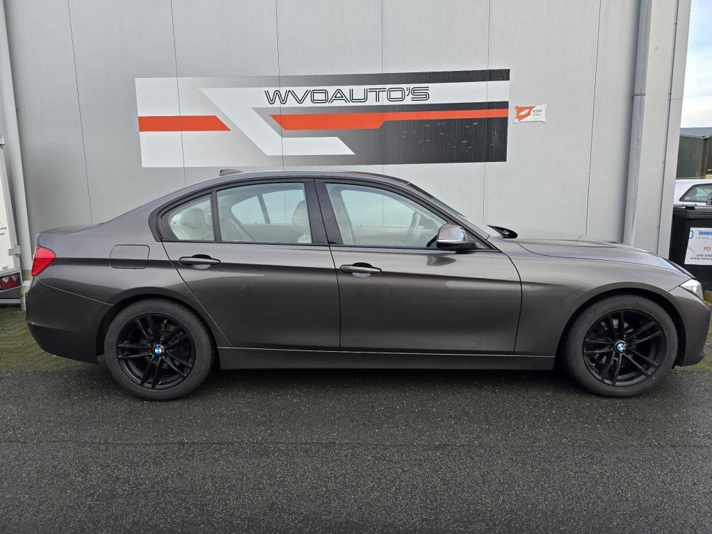 BMW 3-serie 320i efficientdynamics edition business