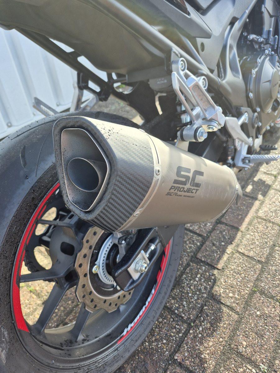 Honda CB750 Hornet uit 2026, stoere naked bike