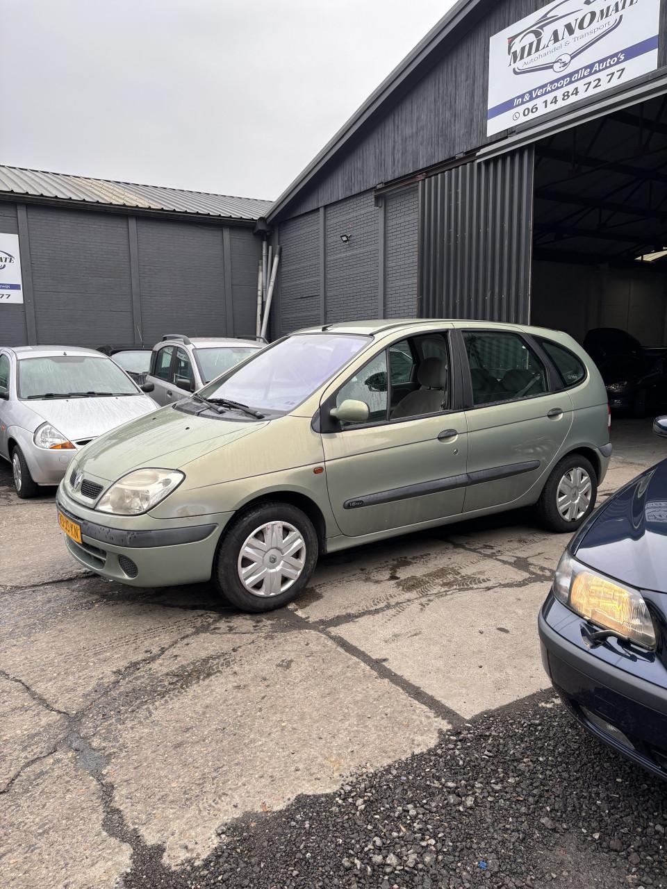 Renault met een voljaar apk!