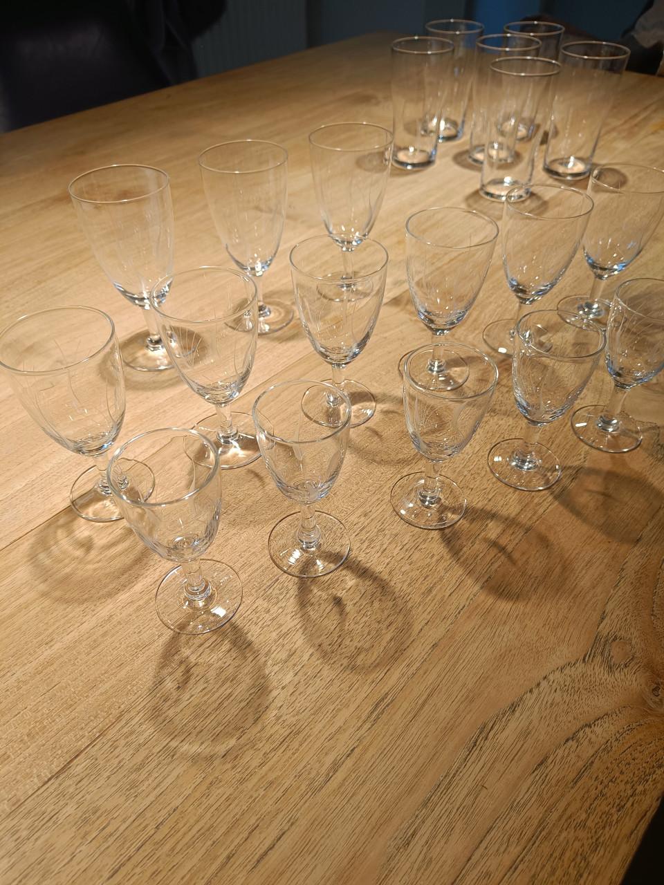 Fijne glazen, meerdere modellen/grootte, met gravering