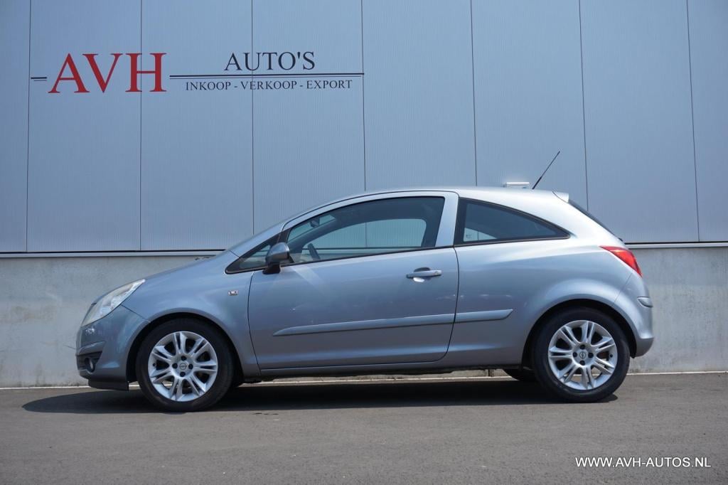 Opel Corsa 1.2-16v essentia