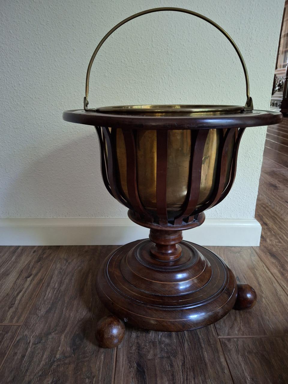 Antieke messing/koper theeketel met houten onderstel