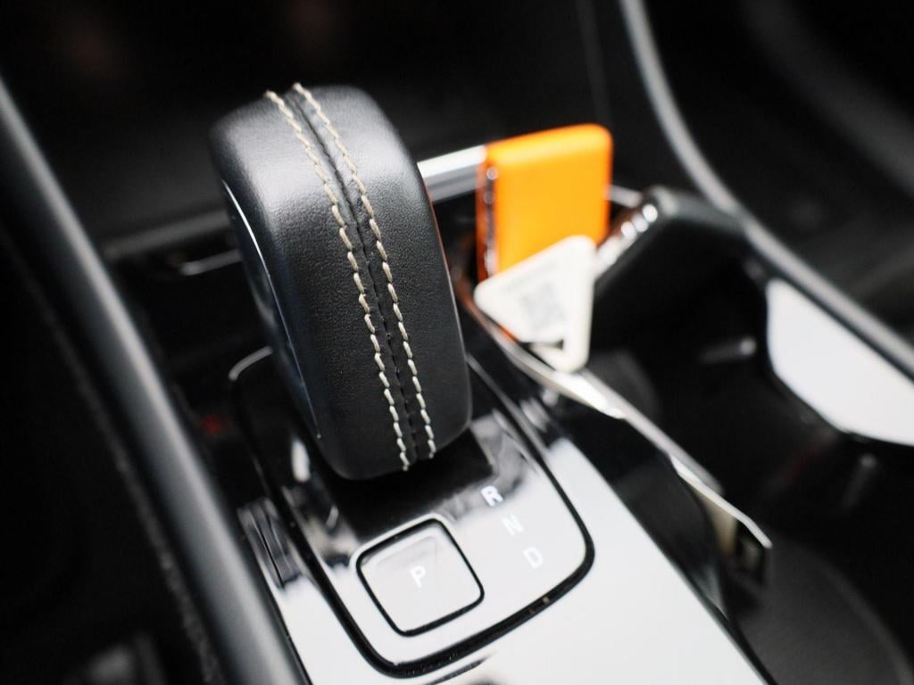 Volvo XC40 recharge p8 awd r-design | automaat | apple carplay / android au