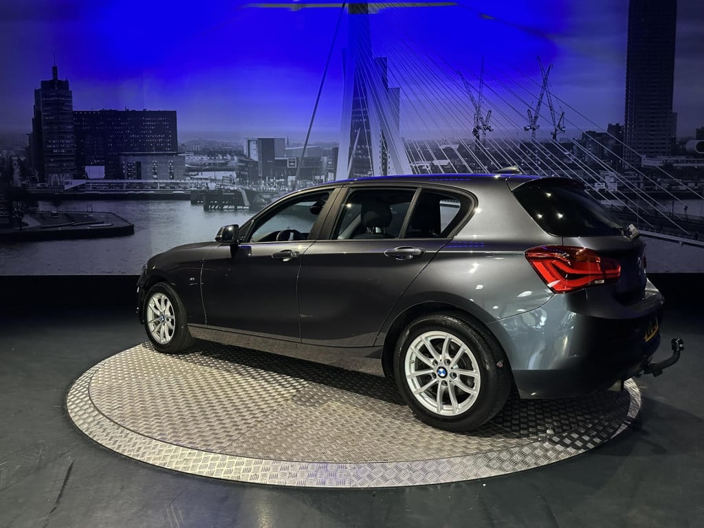 BMW 1 Serie 116i executive *pdcv&a*navi*trekhaak*