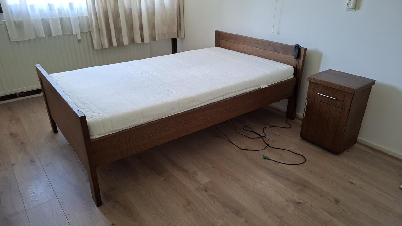 Bed met verstelbare lattenbodem 120cm breed