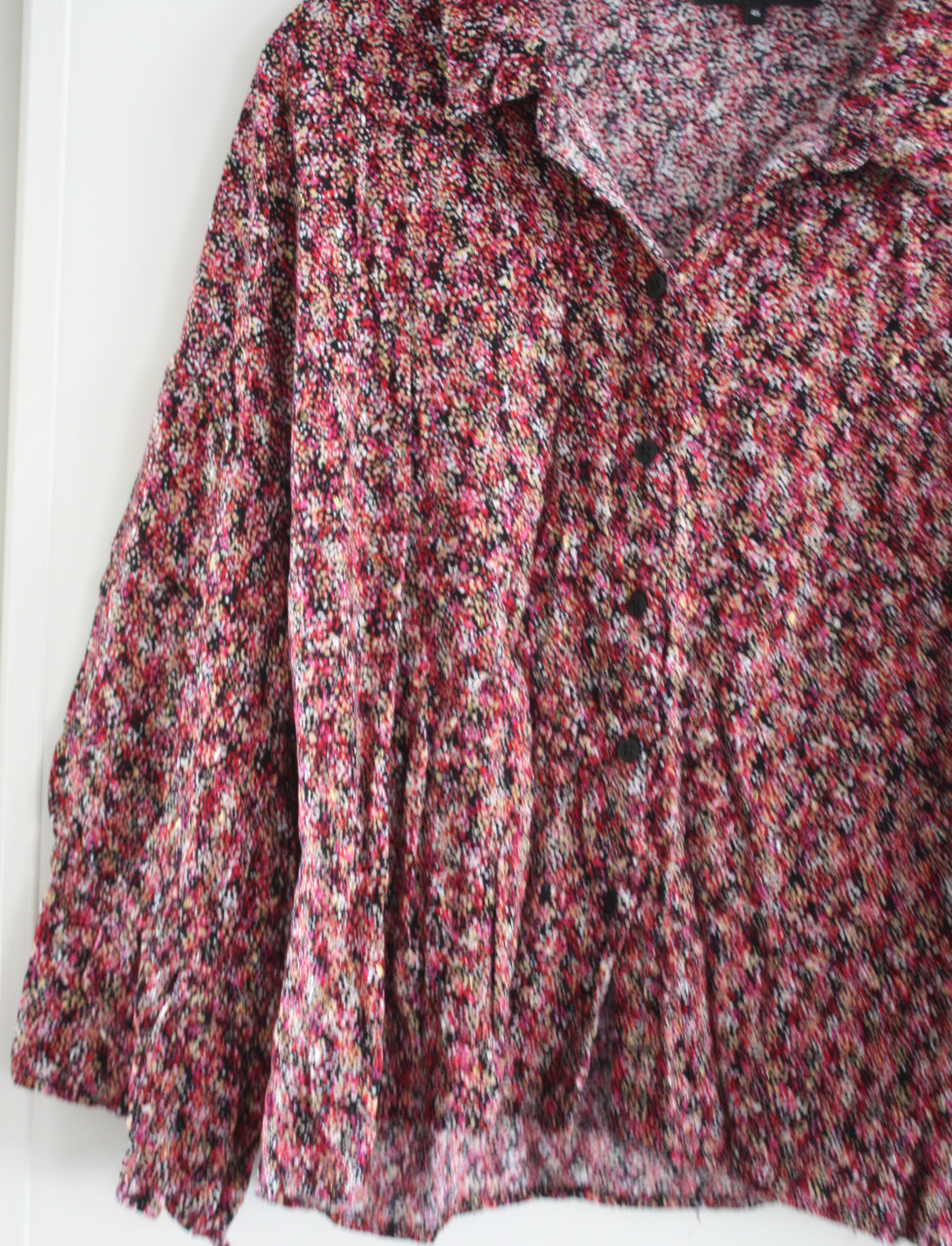 Blouse rozrrood gespikkeld maat 46