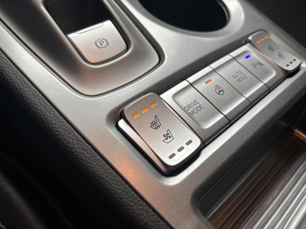 Hyundai Kona ev premium 64 kwh soh 95%