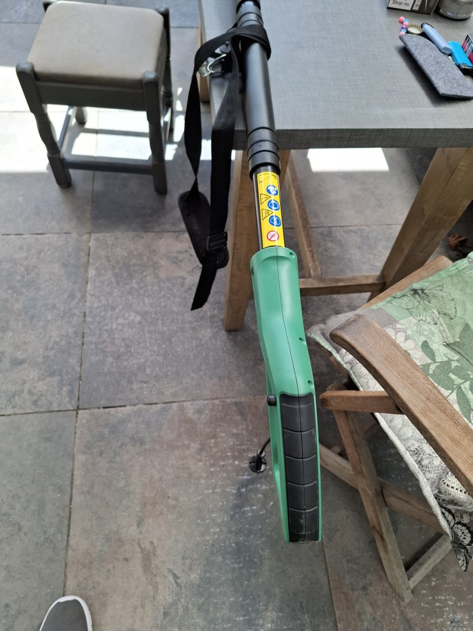 Elektrische stok-heggenschaar