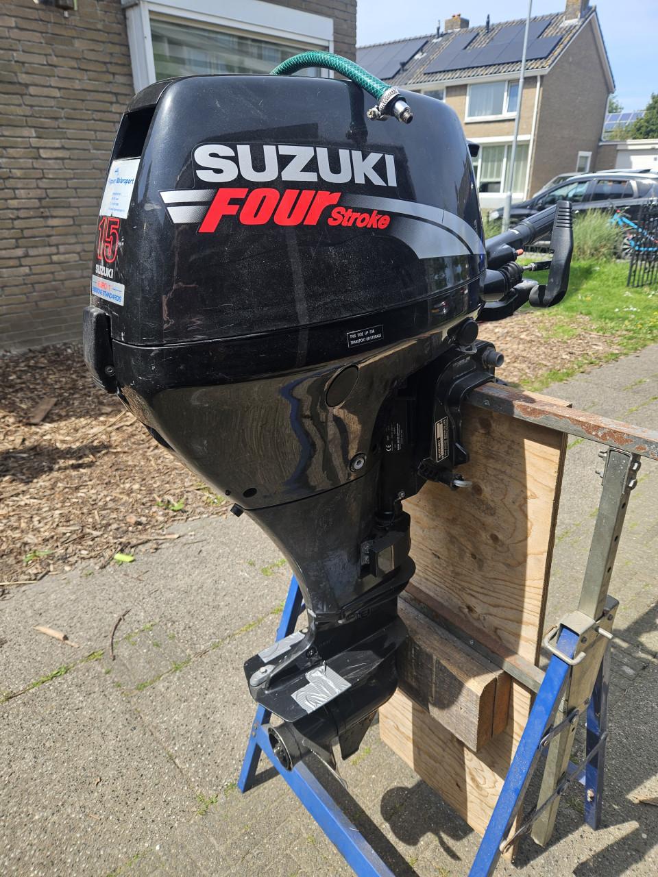 Buitenboordmotor suzuki 15 pk 4takt