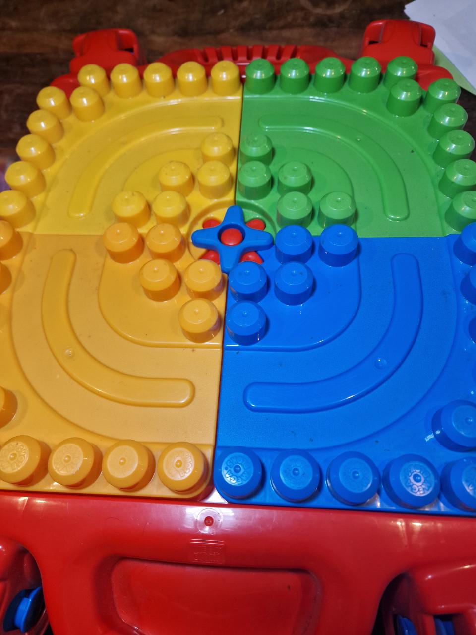 Mega bloks blokken en tafel