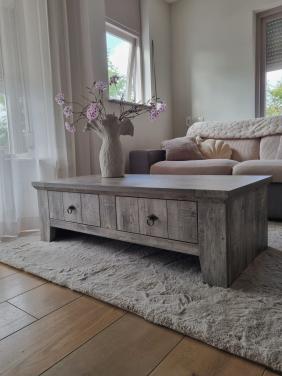 Mooie robuuste salontafel A-meubel