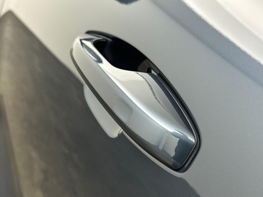 Volvo XC40 b4 plus black edition