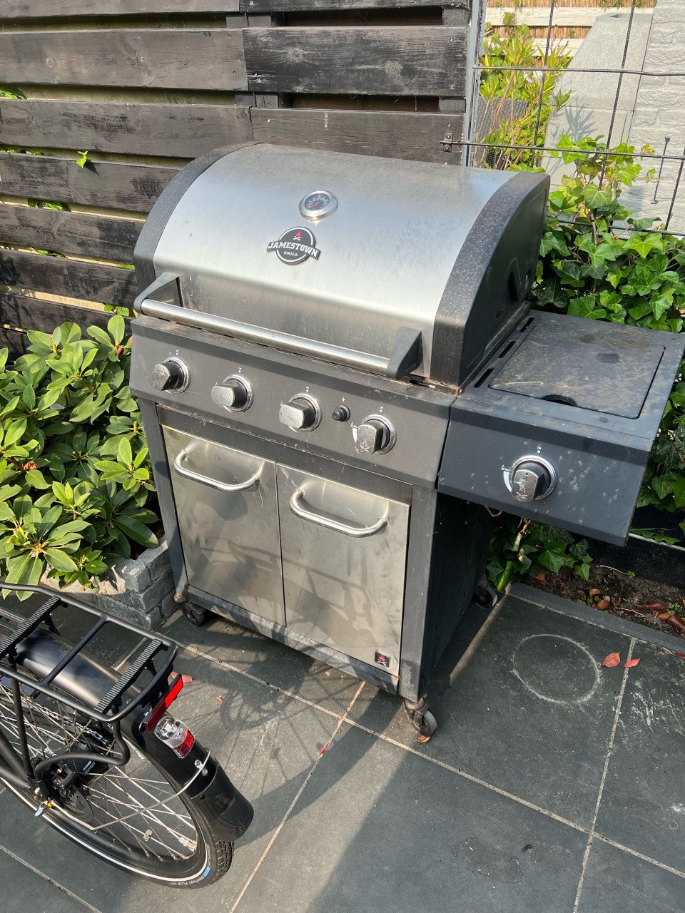 Barbecue van jamstown