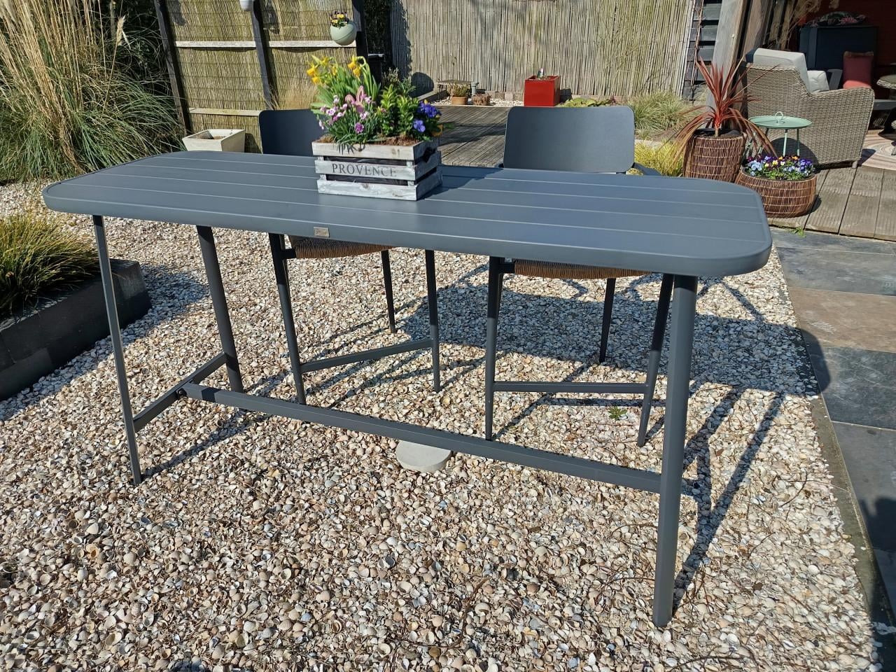 Tuinbartafel met 4 krukken