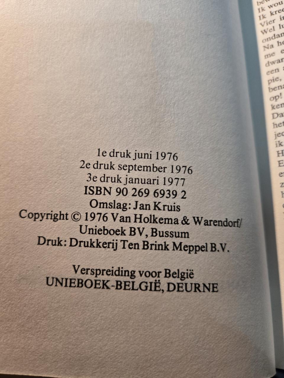 3 boeken van de Nederlandse schrijfster Maria Oomkens,