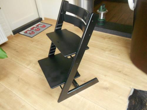 Stokke tripp trapp kinderstoel zwart.