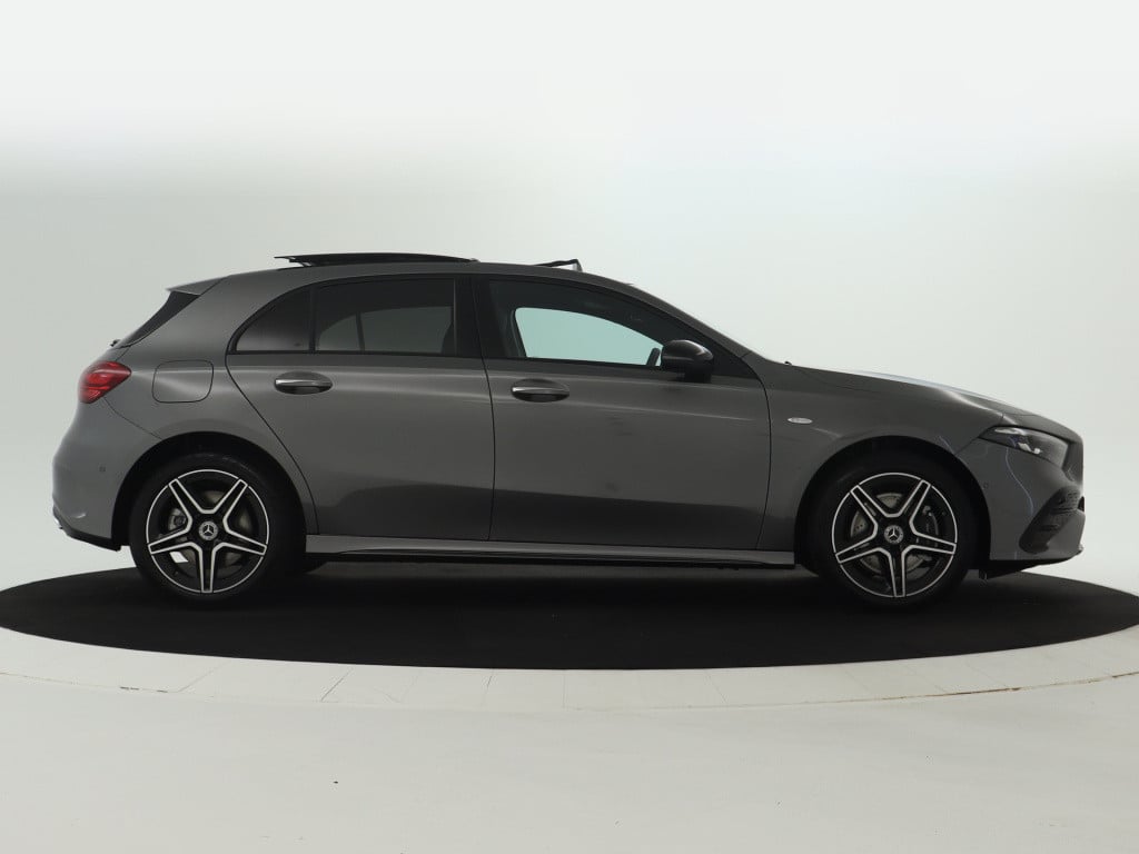 Mercedes-Benz A-Klasse 250 e business solution amg | nightpakket | parkeerp